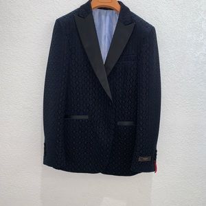 One button tuxedo sport